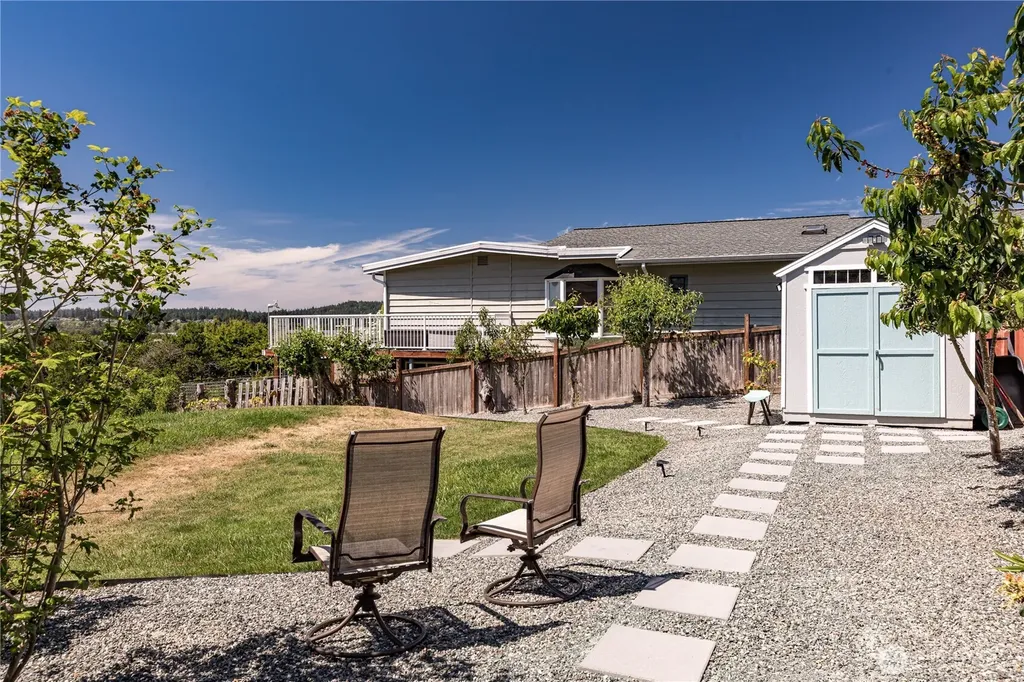 2735 Evening Glory Court Clinton WA 98236