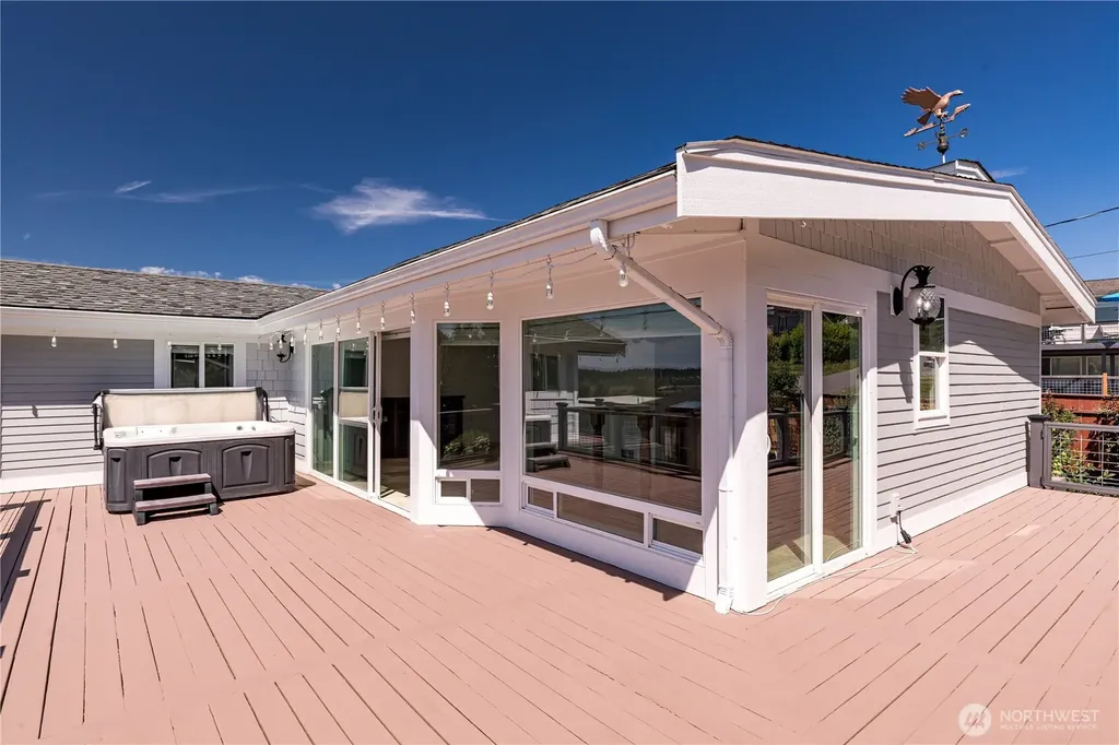 2735 Evening Glory Court Clinton WA 98236