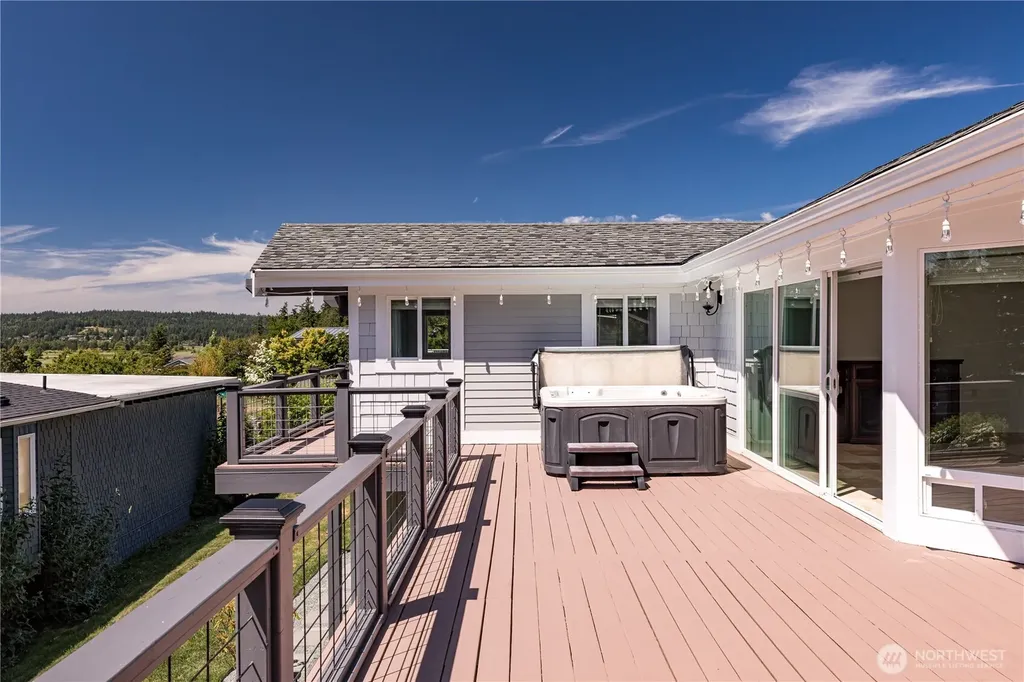2735 Evening Glory Court Clinton WA 98236