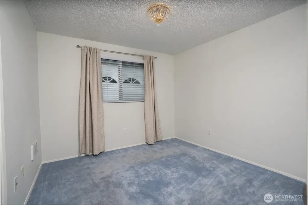 2412 Lexington Street Steilacoom WA 98388