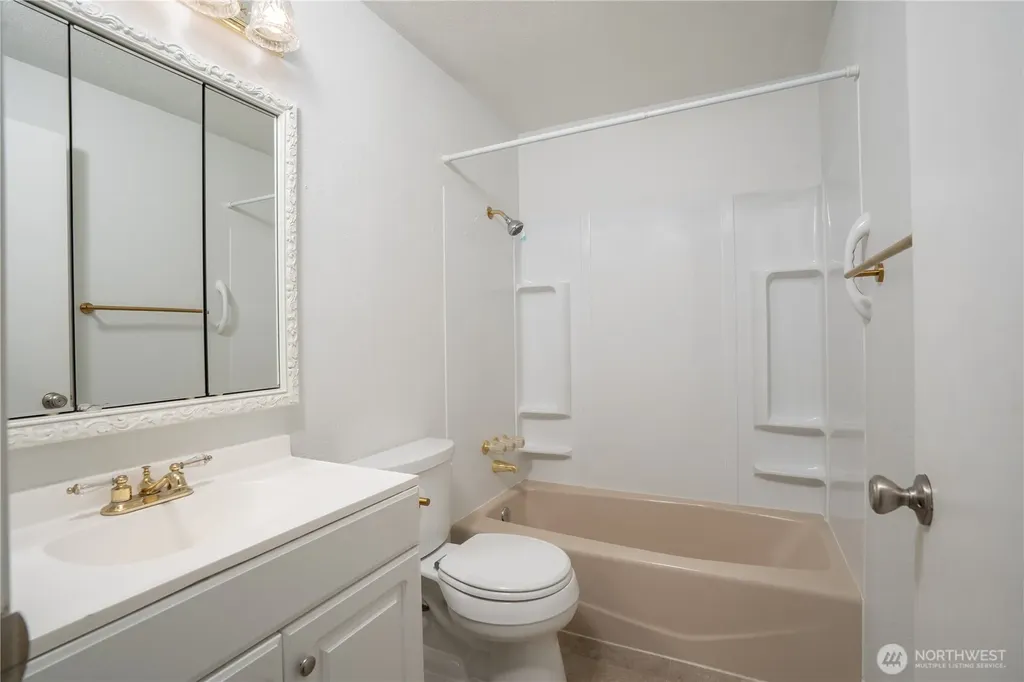 2412 Lexington Street Steilacoom WA 98388