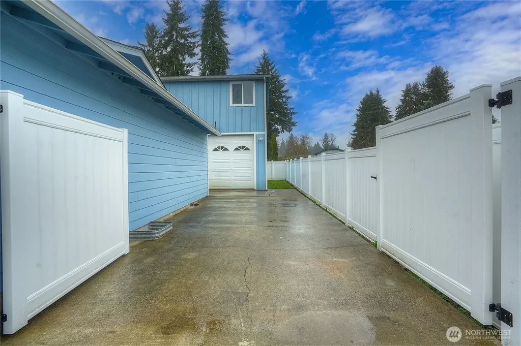 2412 Lexington Street Steilacoom WA 98388