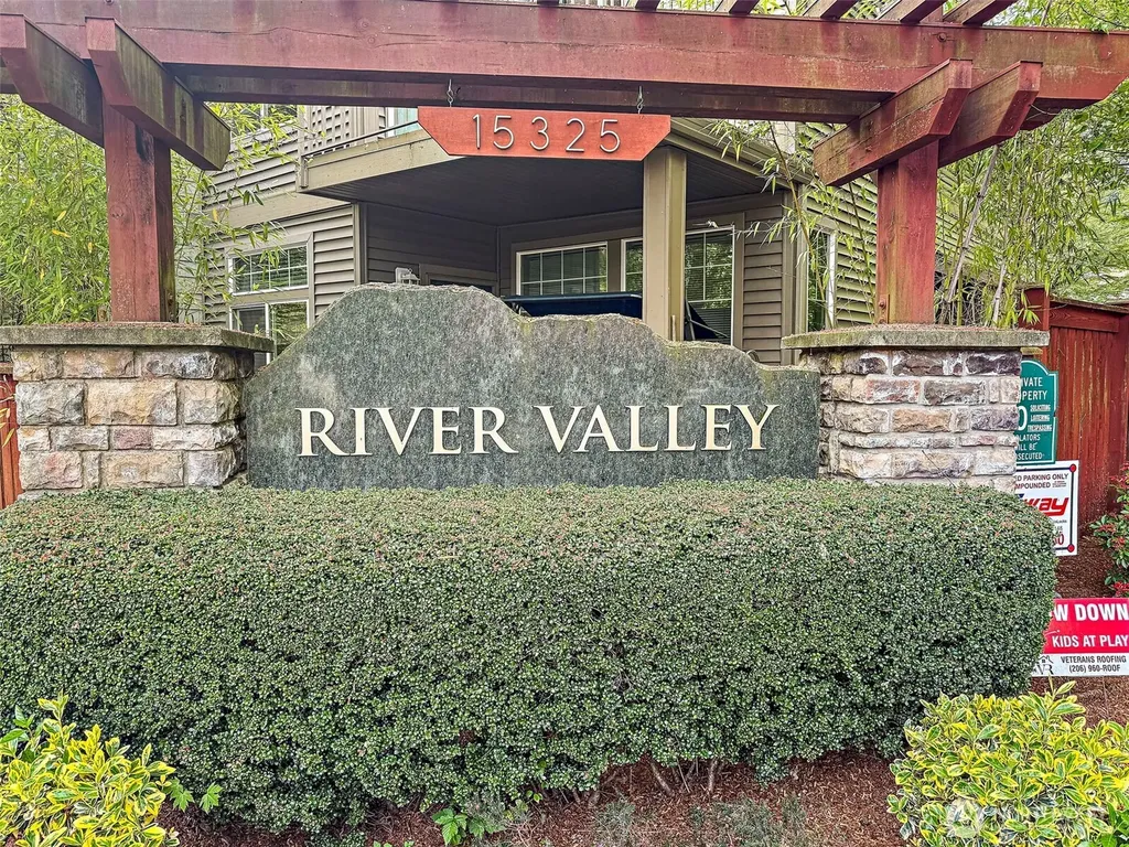 15325 SE 155th Place Renton WA 98058