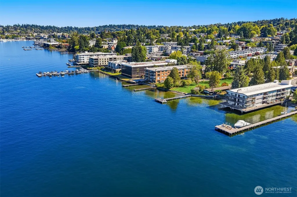 6211 Lake Washington Boulevard NE Kirkland WA 98033