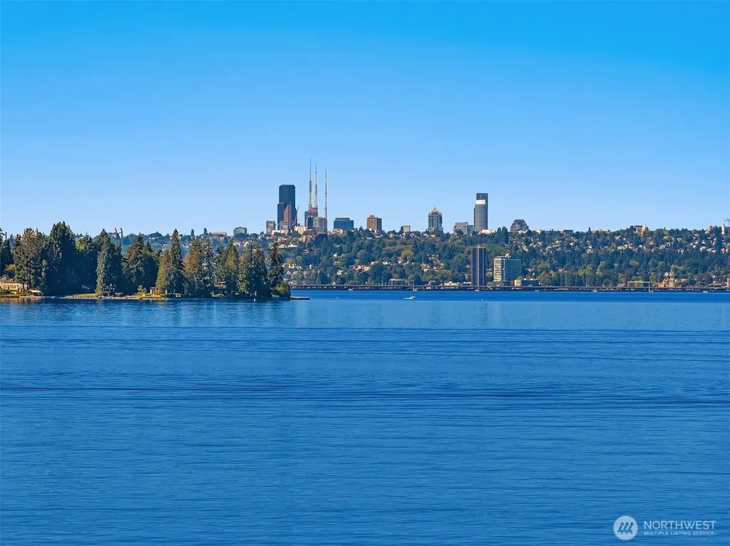 6211 Lake Washington Boulevard NE Kirkland WA 98033