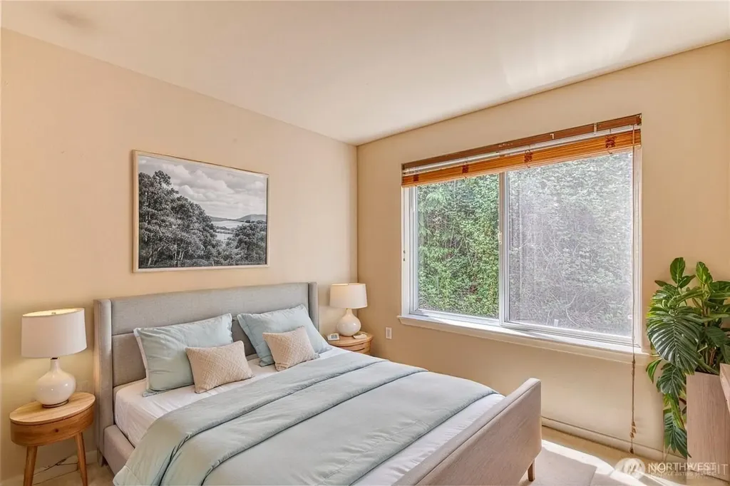5583 Lakemont Boulevard SE Bellevue WA 98006