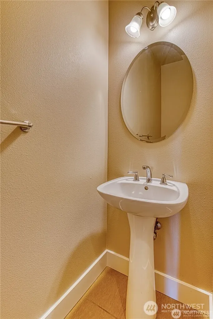 5583 Lakemont Boulevard SE Bellevue WA 98006