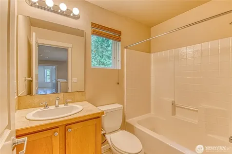 5583 Lakemont Boulevard SE Bellevue WA 98006