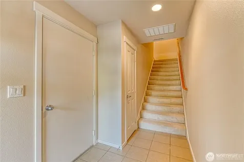 5583 Lakemont Boulevard SE Bellevue WA 98006
