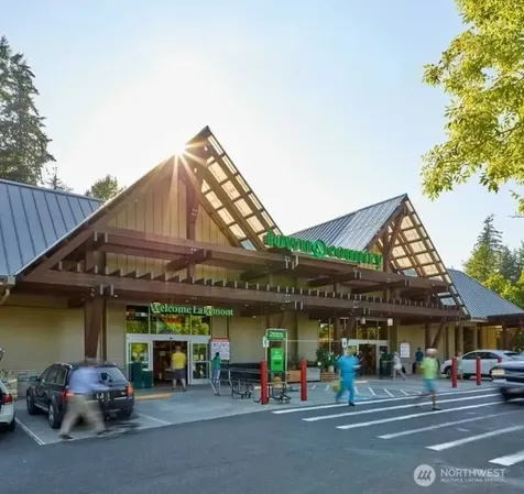 5583 Lakemont Boulevard SE Bellevue WA 98006