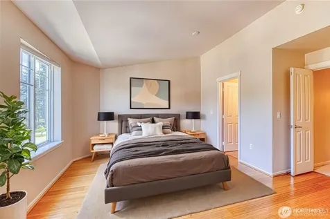 5583 Lakemont Boulevard SE Bellevue WA 98006