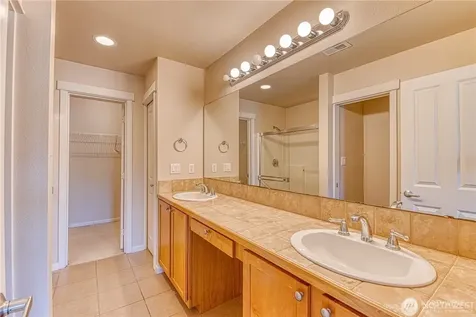 5583 Lakemont Boulevard SE Bellevue WA 98006
