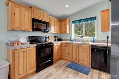 8511 144th Avenue E Puyallup WA 98372