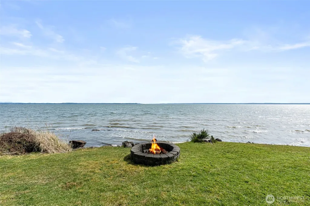 326 Harbor View Loop SE Ocean Shores WA 98569