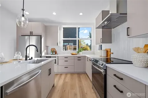 1704 N 47th Street Seattle WA 98103