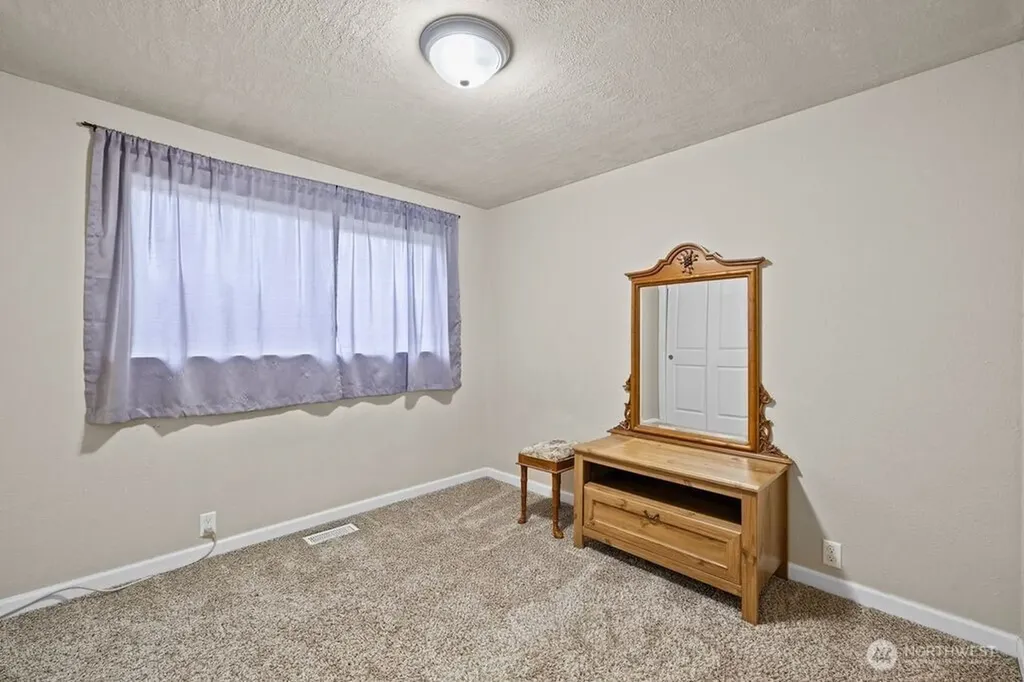 6726 Henderson Boulevard SE Tumwater WA 98501