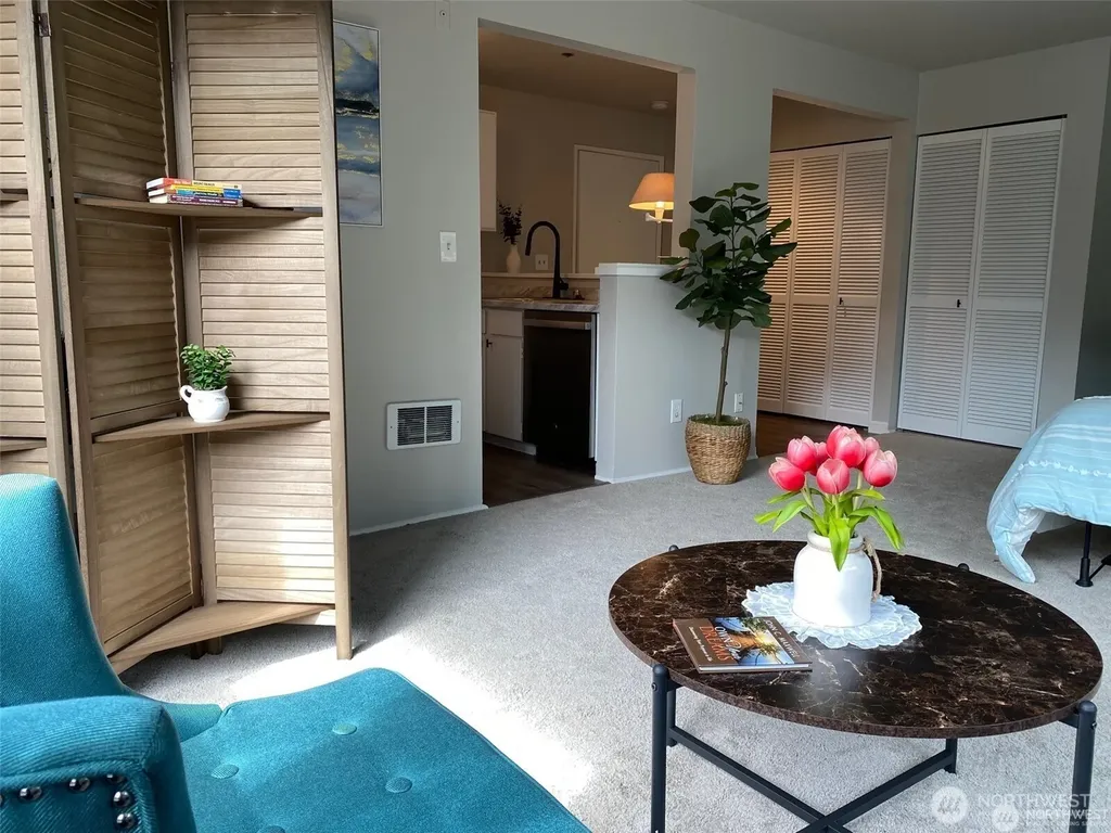 3429 Burke Avenue N Seattle WA 98103