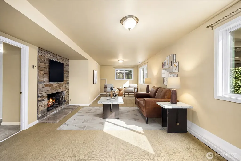 231 105th Avenue SE Bellevue WA 98004