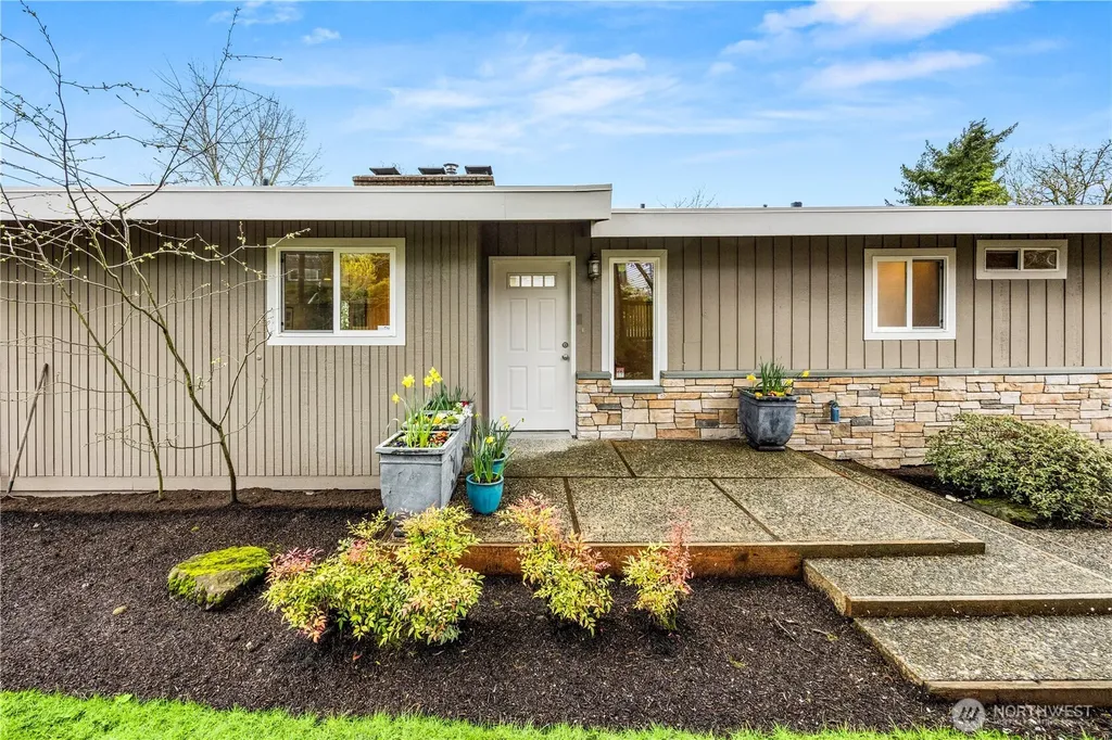 231 105th Avenue SE Bellevue WA 98004