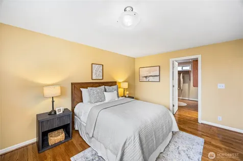 231 105th Avenue SE Bellevue WA 98004