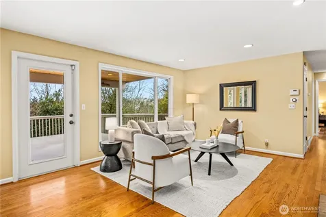 231 105th Avenue SE Bellevue WA 98004