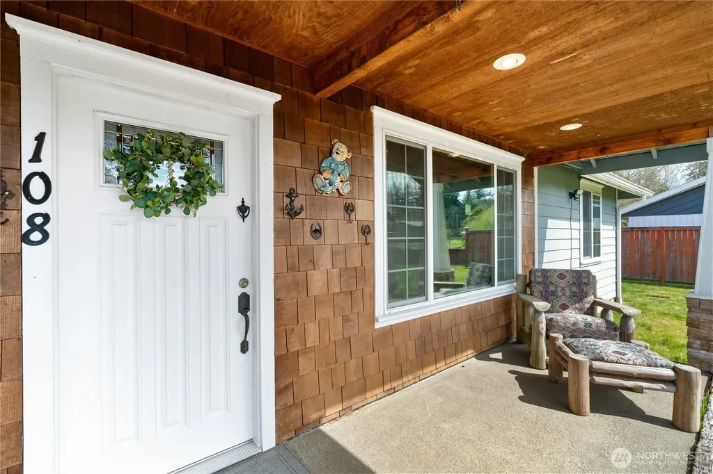 108 Old Hill Road Aberdeen WA 98520