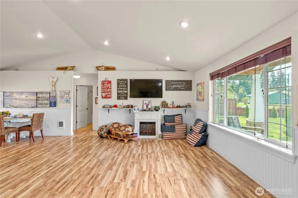 108 Old Hill Road Aberdeen WA 98520
