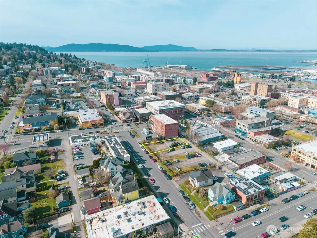 1305 N Forest Street Bellingham WA 98225