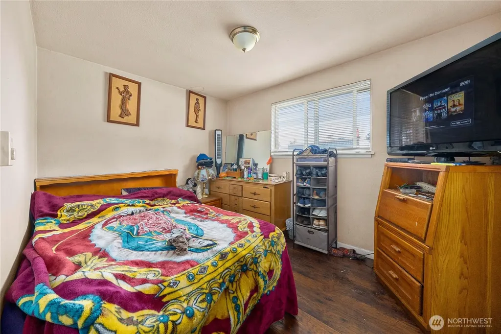 1561 S 35th Street Tacoma WA 98418