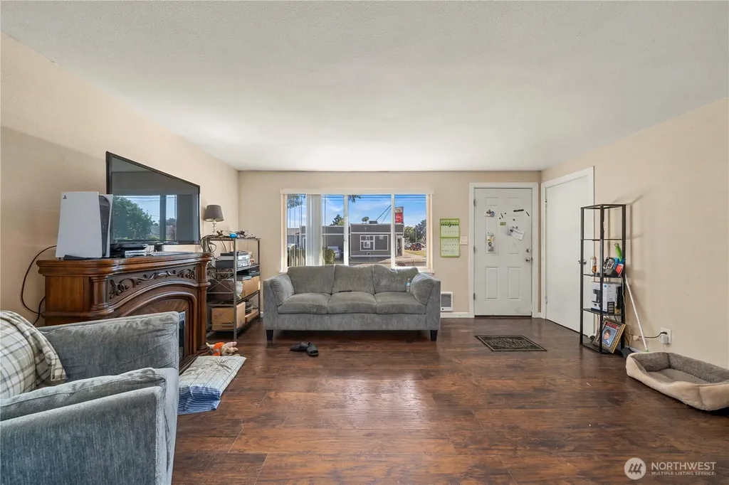 1561 S 35th Street Tacoma WA 98418