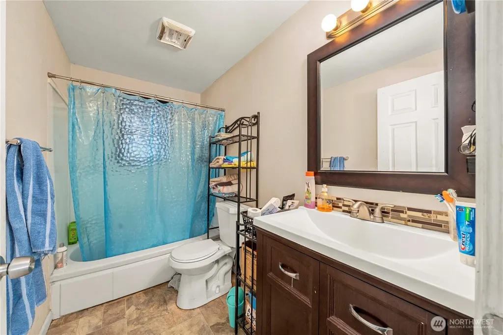 1561 S 35th Street Tacoma WA 98418