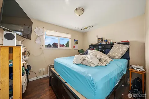 1561 S 35th Street Tacoma WA 98418