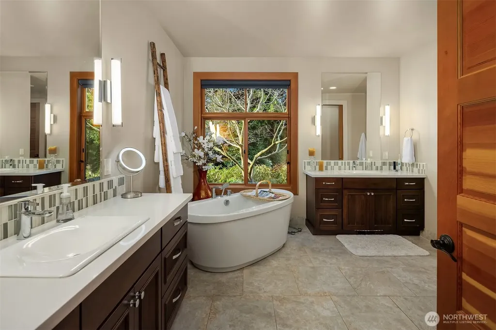 11303 S Dogwood Lane Woodway WA 98020