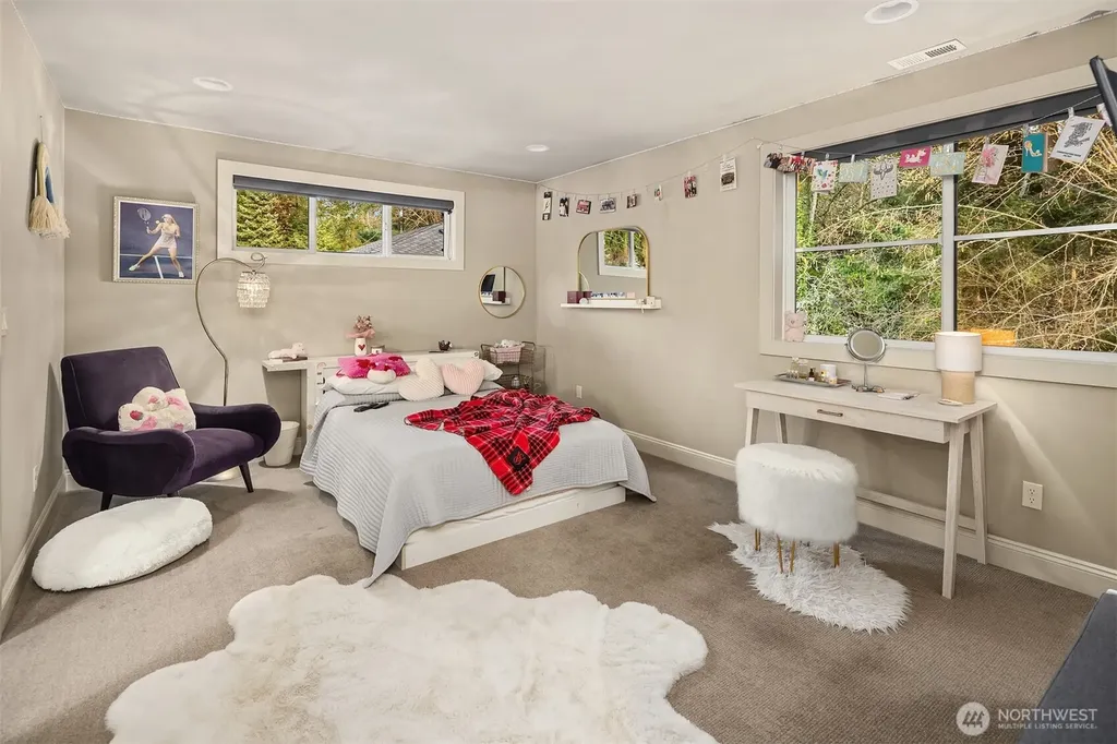 11303 S Dogwood Lane Woodway WA 98020