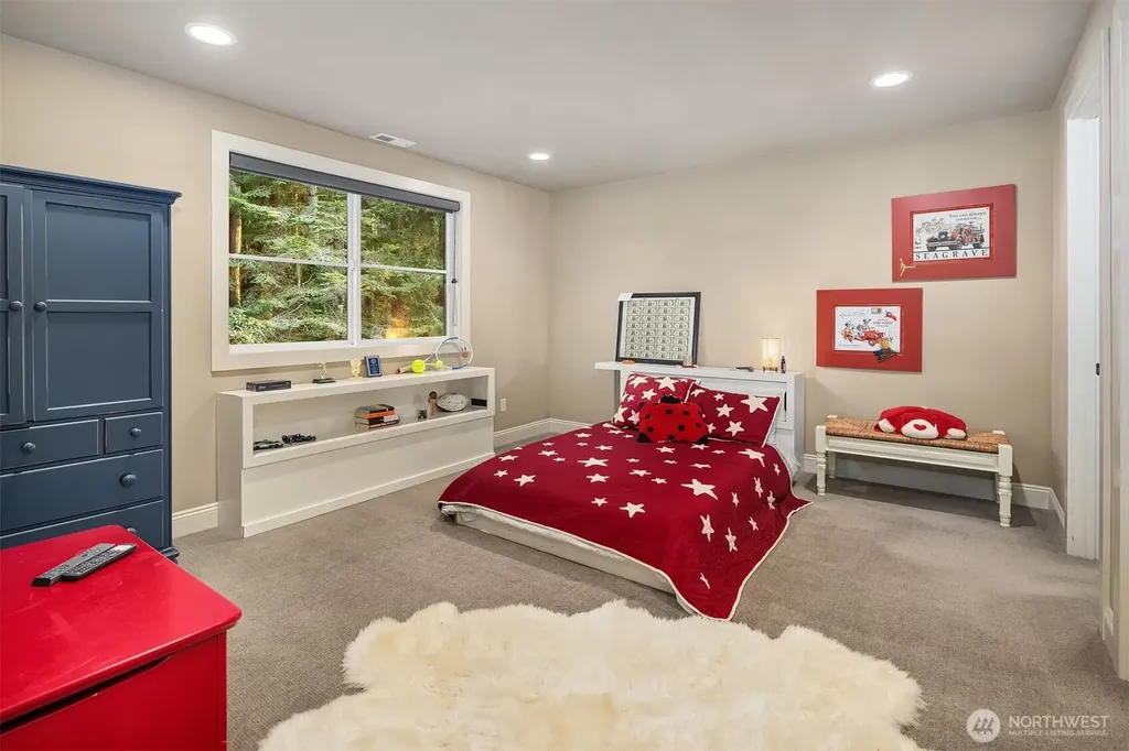 11303 S Dogwood Lane Woodway WA 98020
