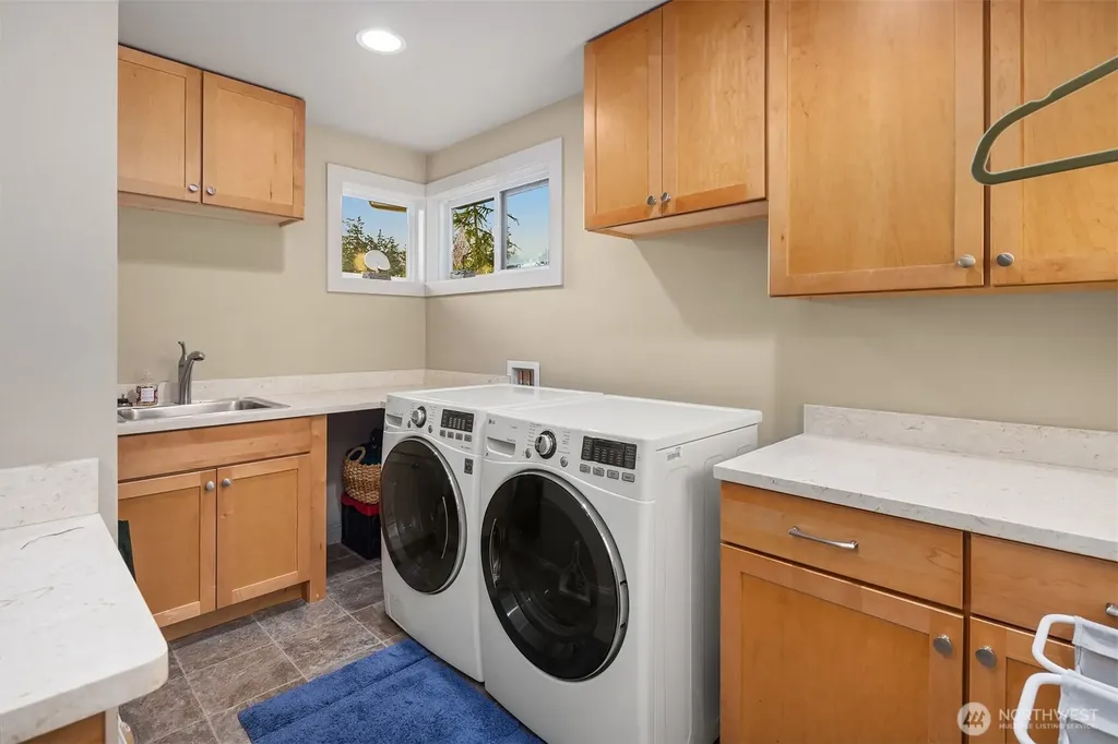 11303 S Dogwood Lane Woodway WA 98020