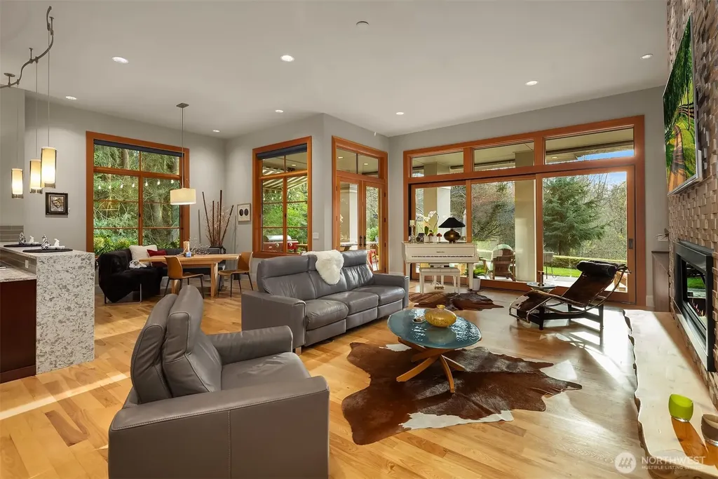 11303 S Dogwood Lane Woodway WA 98020