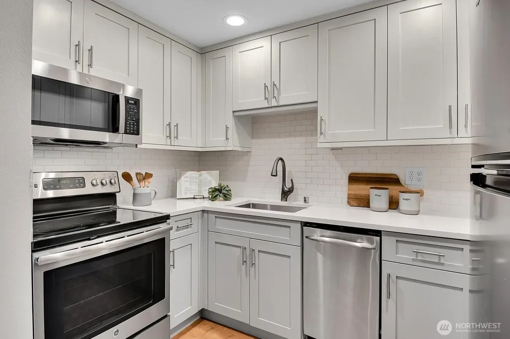 2350 10th Avenue E Seattle WA 98102