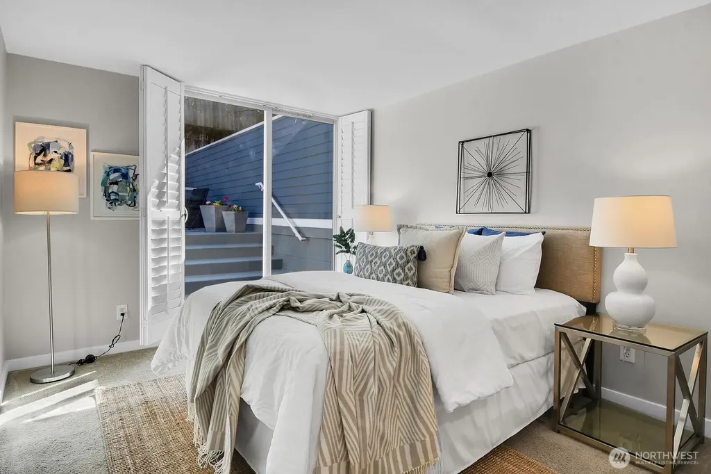 2350 10th Avenue E Seattle WA 98102