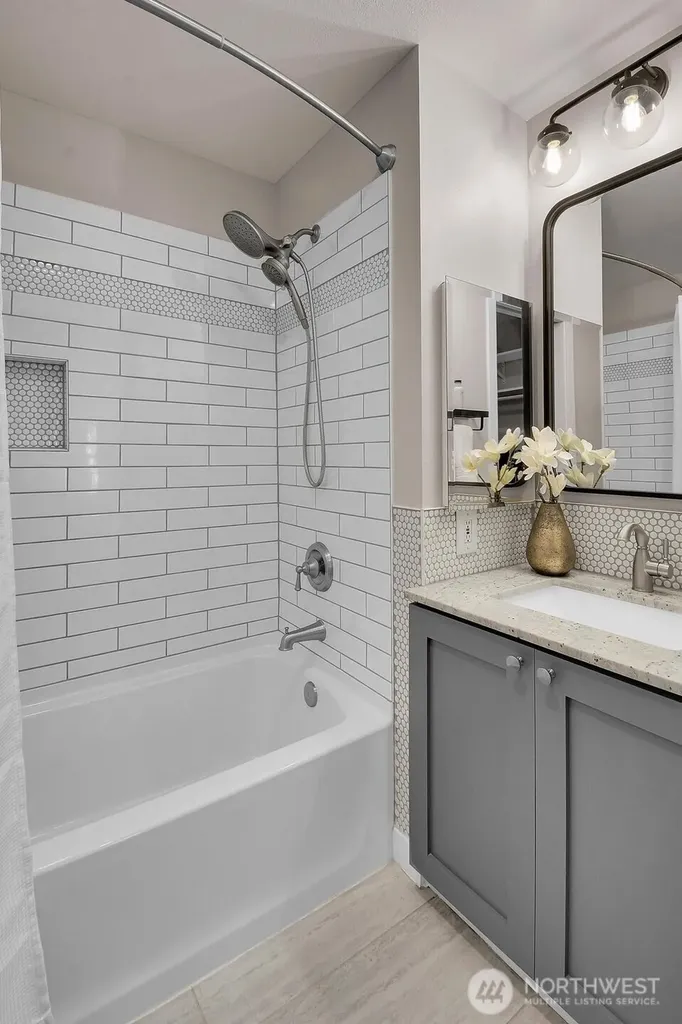2350 10th Avenue E Seattle WA 98102