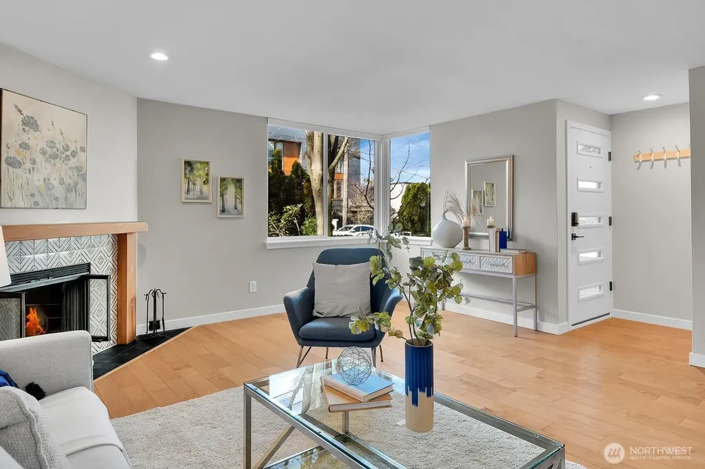 2350 10th Avenue E Seattle WA 98102