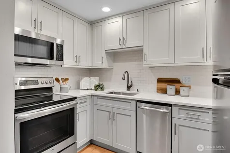 2350 10th Avenue E Seattle WA 98102