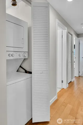 2350 10th Avenue E Seattle WA 98102