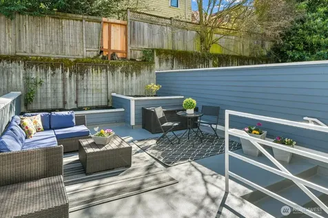 2350 10th Avenue E Seattle WA 98102