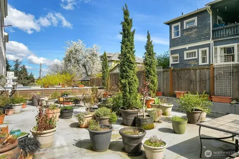 2350 10th Avenue E Seattle WA 98102