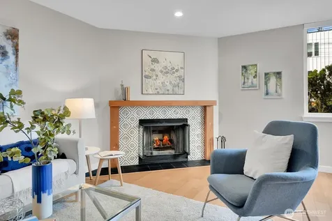 2350 10th Avenue E Seattle WA 98102