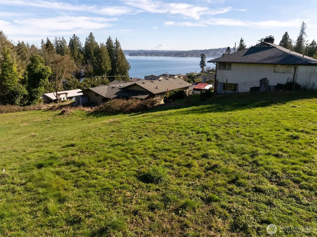8185 E Seaview Drive Port Orchard WA 98366