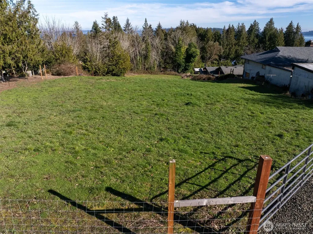 8185 E Seaview Drive Port Orchard WA 98366