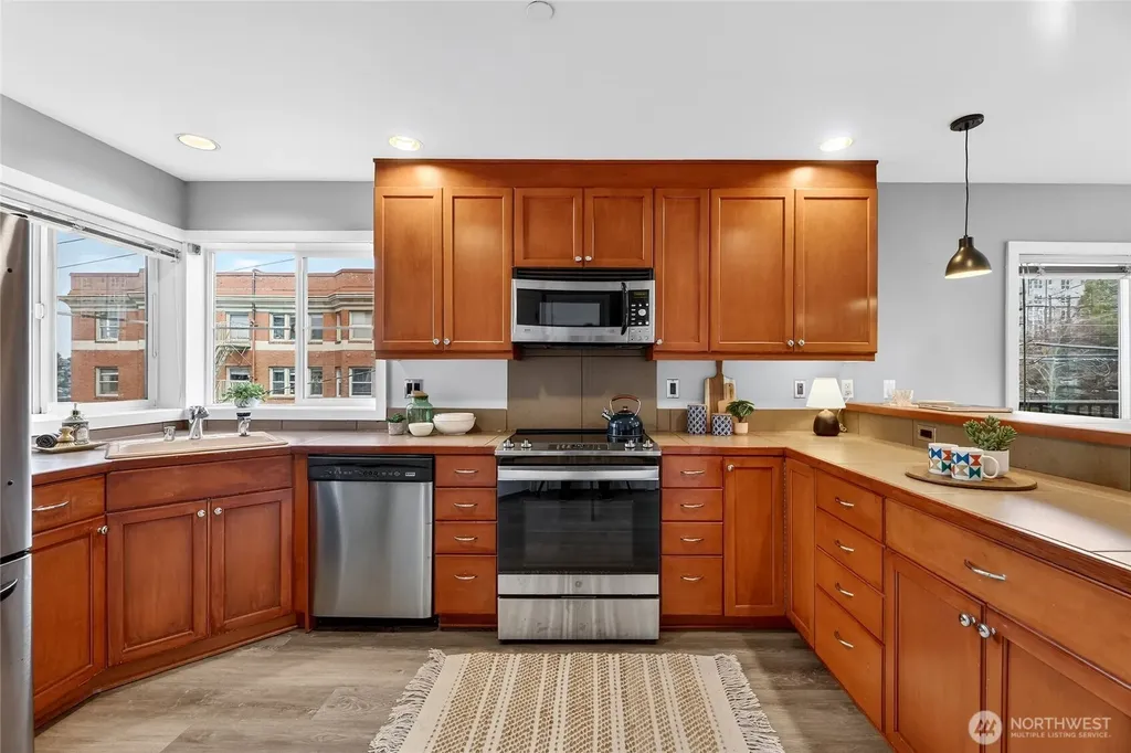 321 E Thomas Street Seattle WA 98102