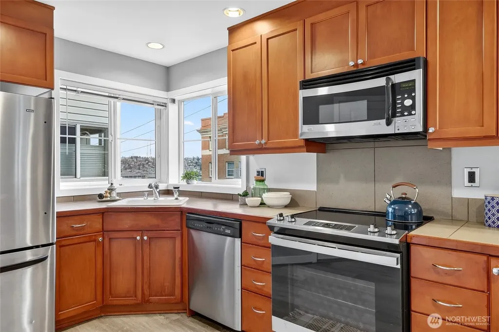 321 E Thomas Street Seattle WA 98102